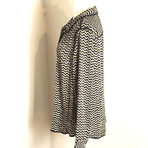 Tommy Hilfiger Navy Blue & Yellow Chevron Blouse, Size Large - Picture 5 of 9